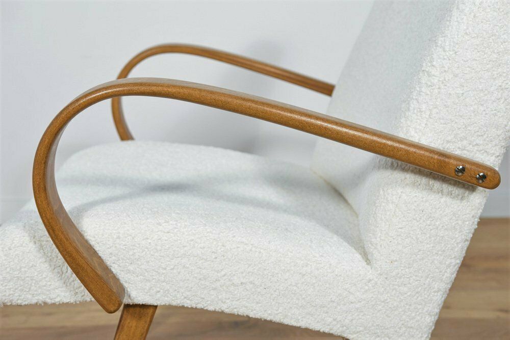 photo furniture Model 53 Armchair By Jaroslav Smidek For Ton, 1960s