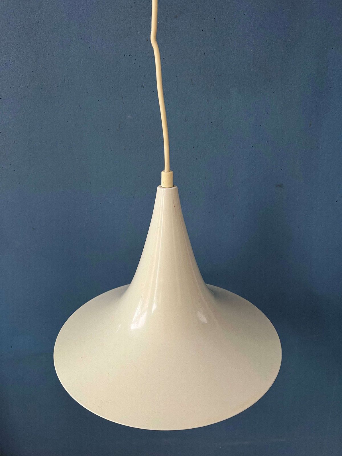 Mid Century Witte Space Age Heksenhoed Hanglamp photo vinterior