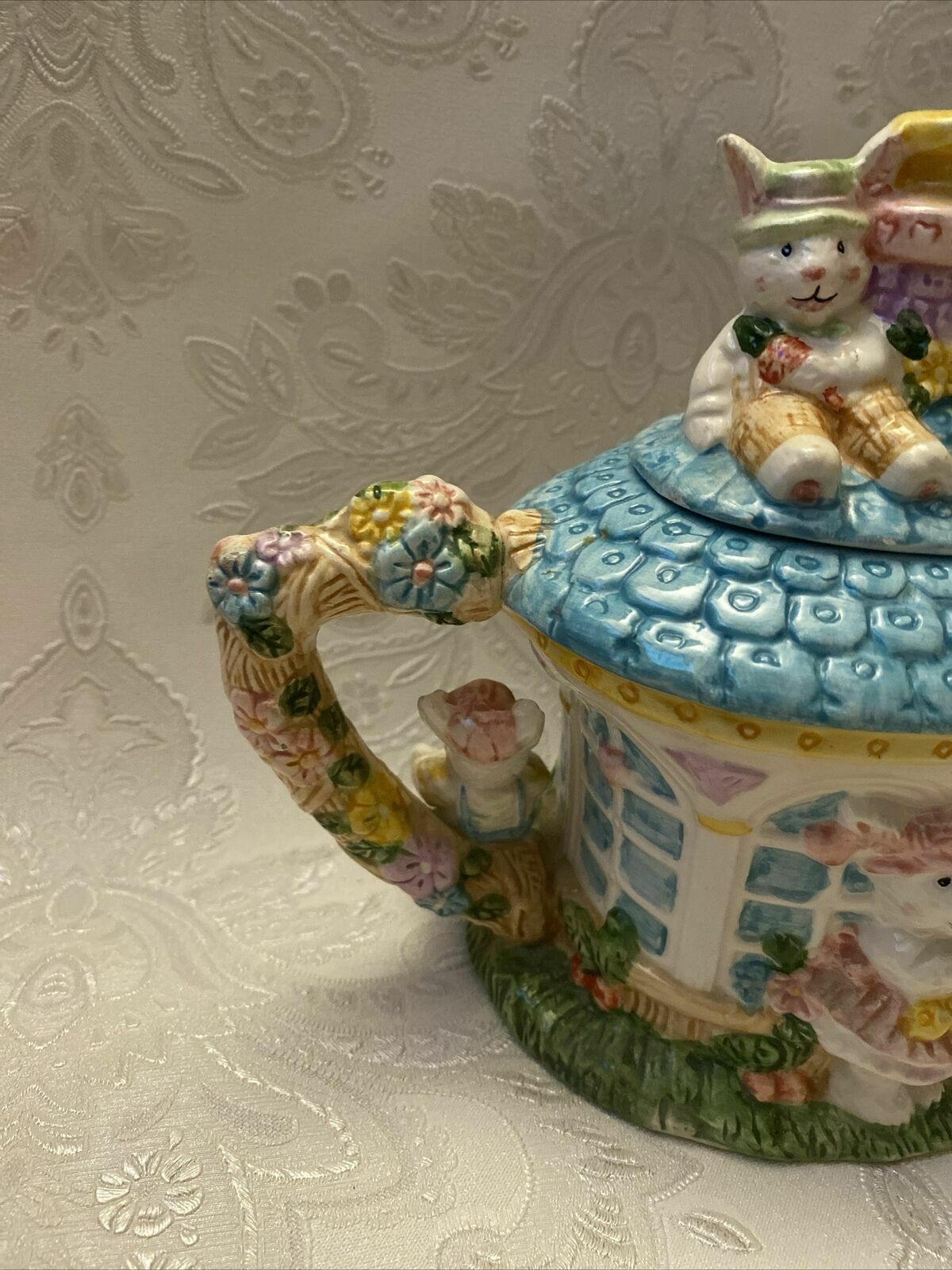 Home Decor Vintage Mercuries 1995 Farmhouse Ceramic Teapot Bunnies 8.2" X 4.2" X 6.3" photo