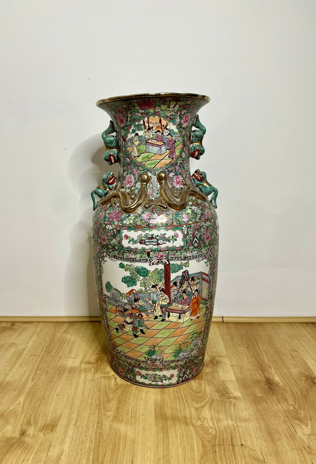 Fantastic Pair Of Antique Large Chinese Floor Standing Vases photo 1050.0