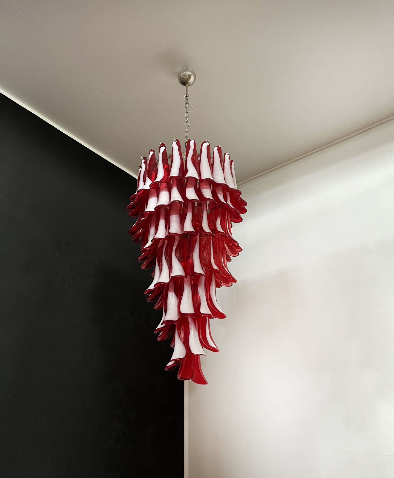 Huge Italian Murano Glass Spiral Chandelier   83 Pink Glass Petals photo vinterior