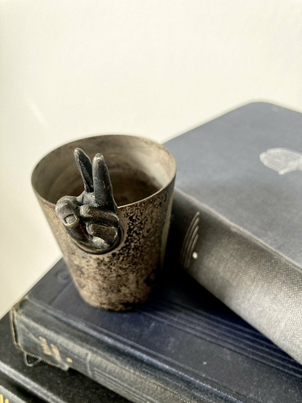 Vintage Napier Fingers Silverplated Jigger Two Fingers Shot Cup Measurement Cup With Hand Motif Shot Glass photo Home Decor