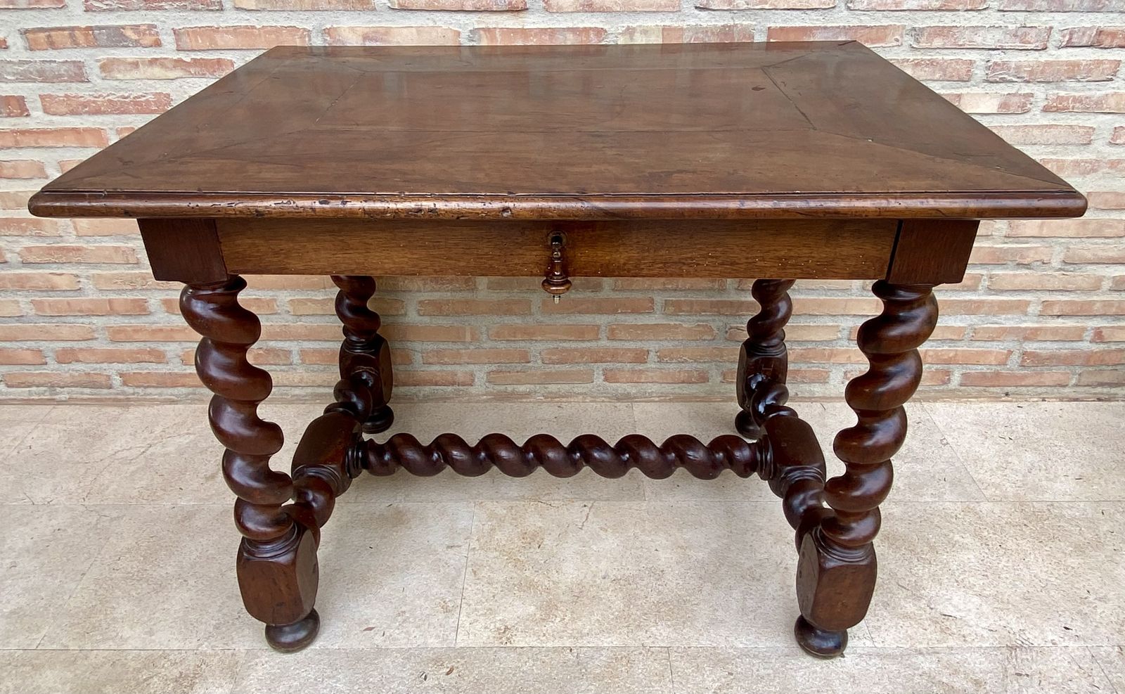 photo vinterior Early 19th Century French Walnut Work Table Or Desk With One Drawer