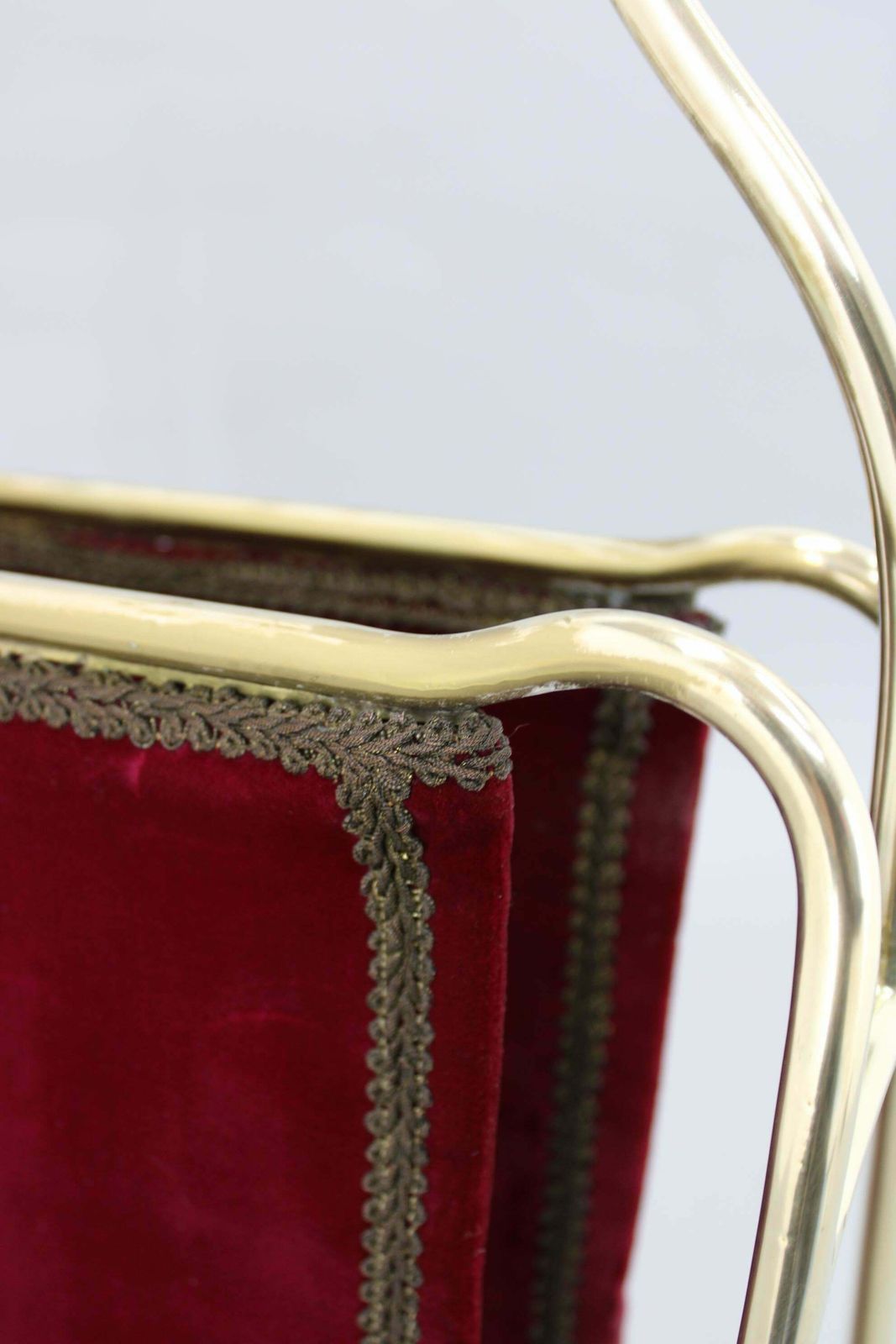 photo furniture 1950s Brass And Fabric Magazine Stand, Italy
