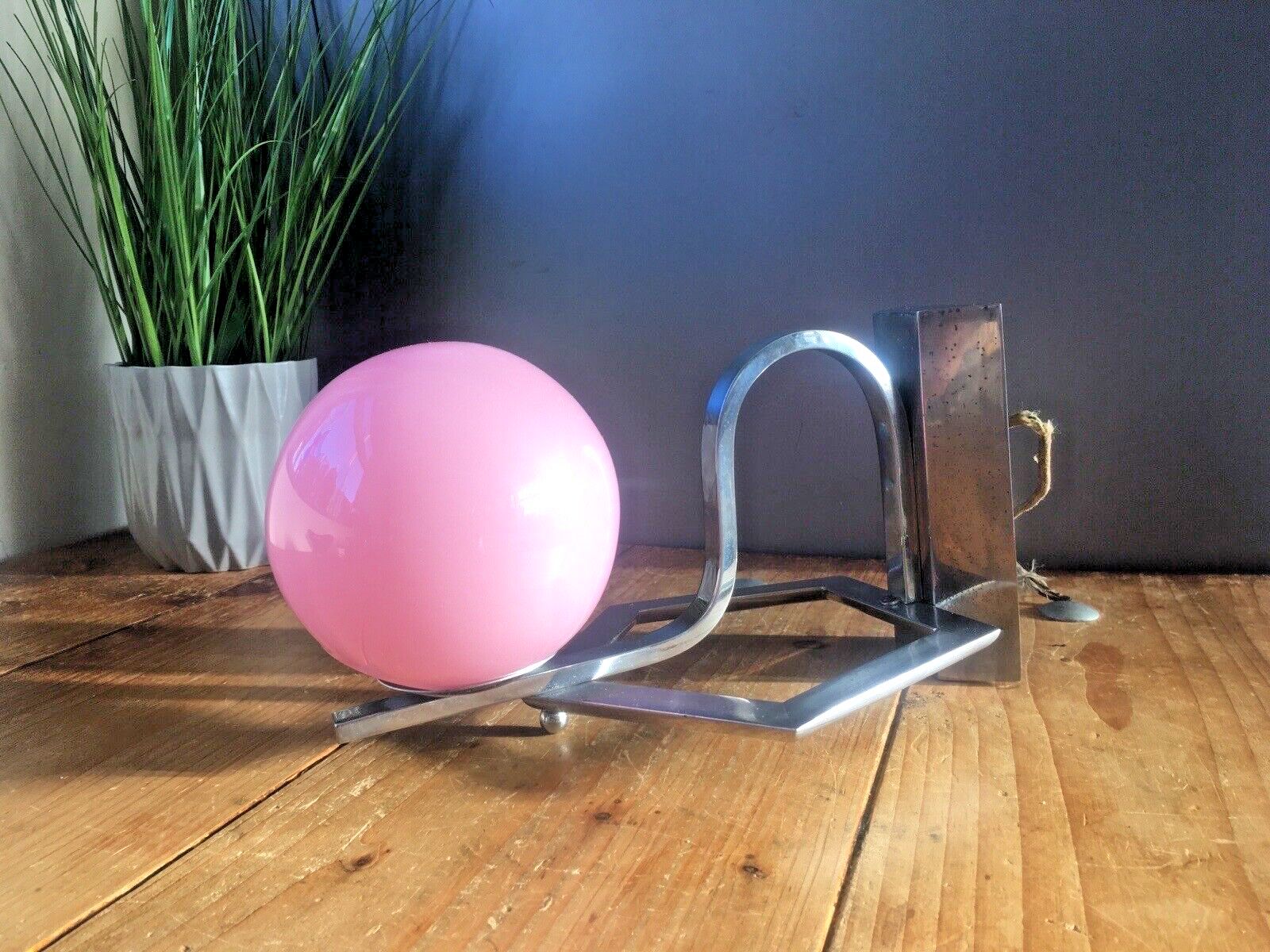 French Art Deco 30's Geometric Chrome Wall Light & Pink Glass Sphere Globe Shade photo vinterior