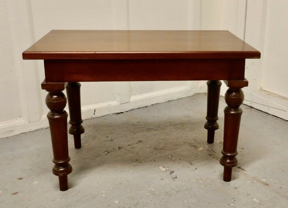 Small Victorian Occasional Or Lamp Table