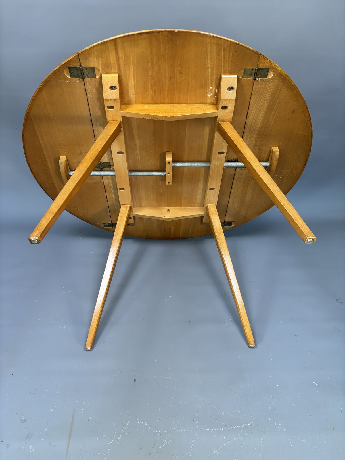 Mid Century Ercol Oval Drop Leaf Dining Table photo 659.0