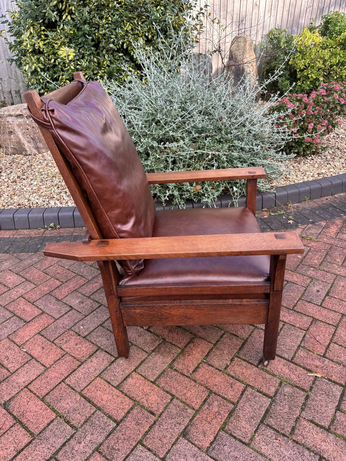 photo furniture Arts & Crafts American Reclining Mission Chair