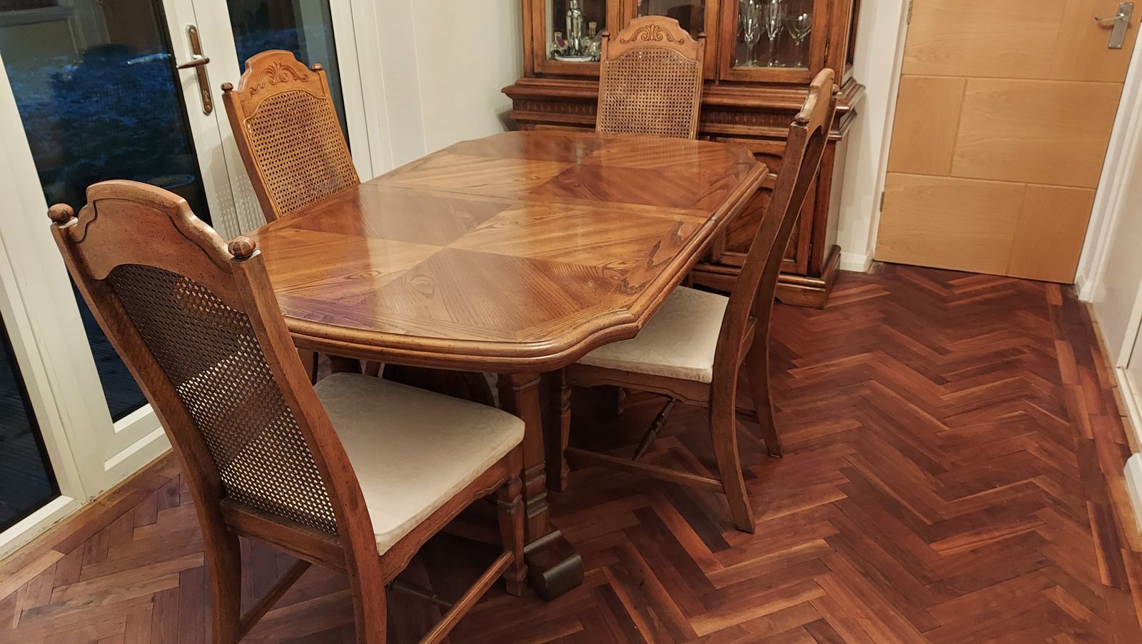 Dining Room Table And 4 Chairs