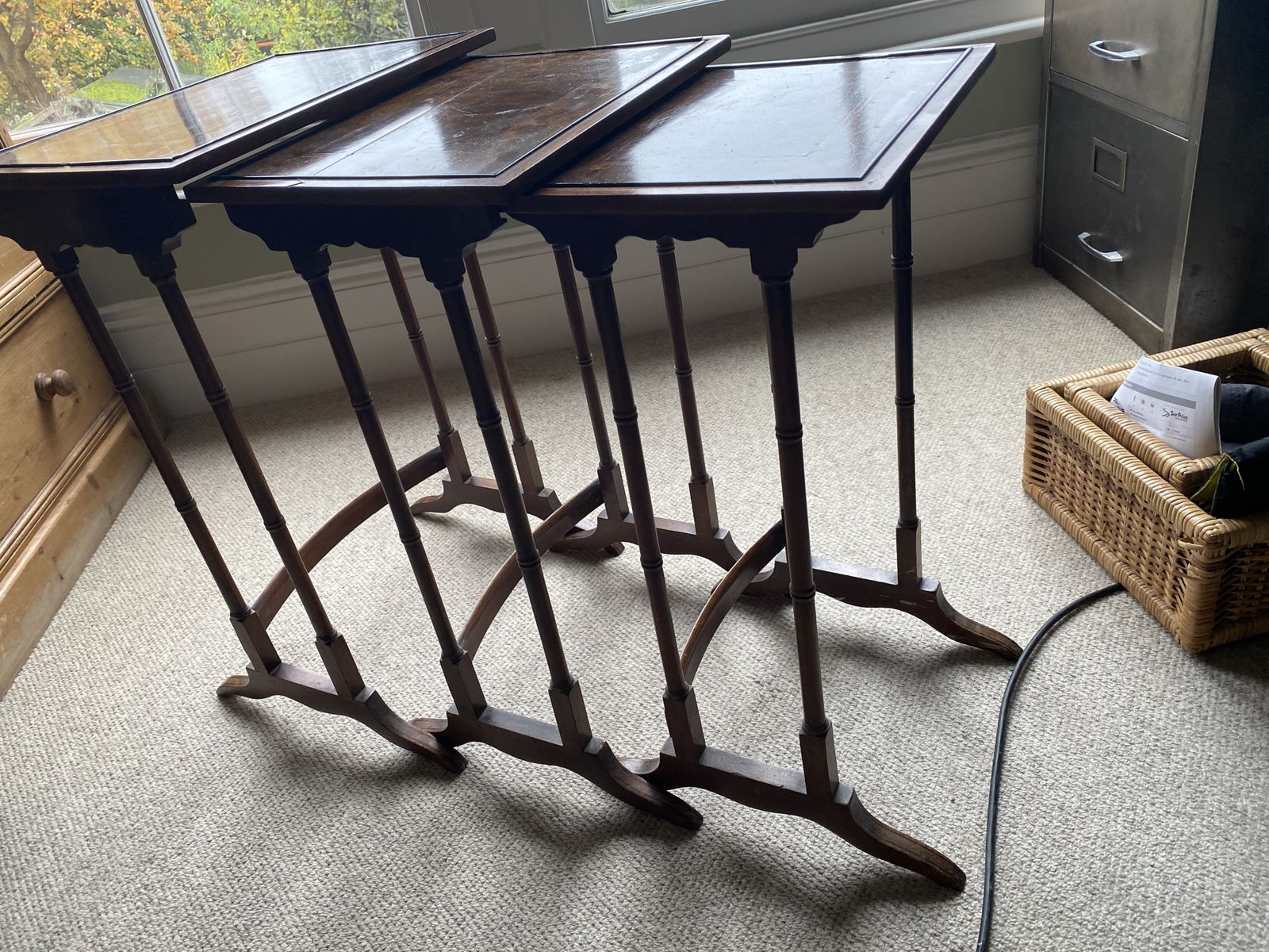 Elegant Georgian Nest Of Three Tables Inlaid With Burr Walnut photo Furniture