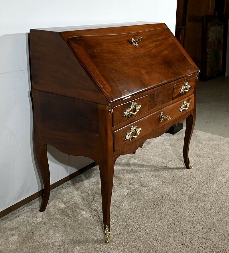 Small Port Desk In Cuban Mahogany, Louis XV – 18th Century photo for sale