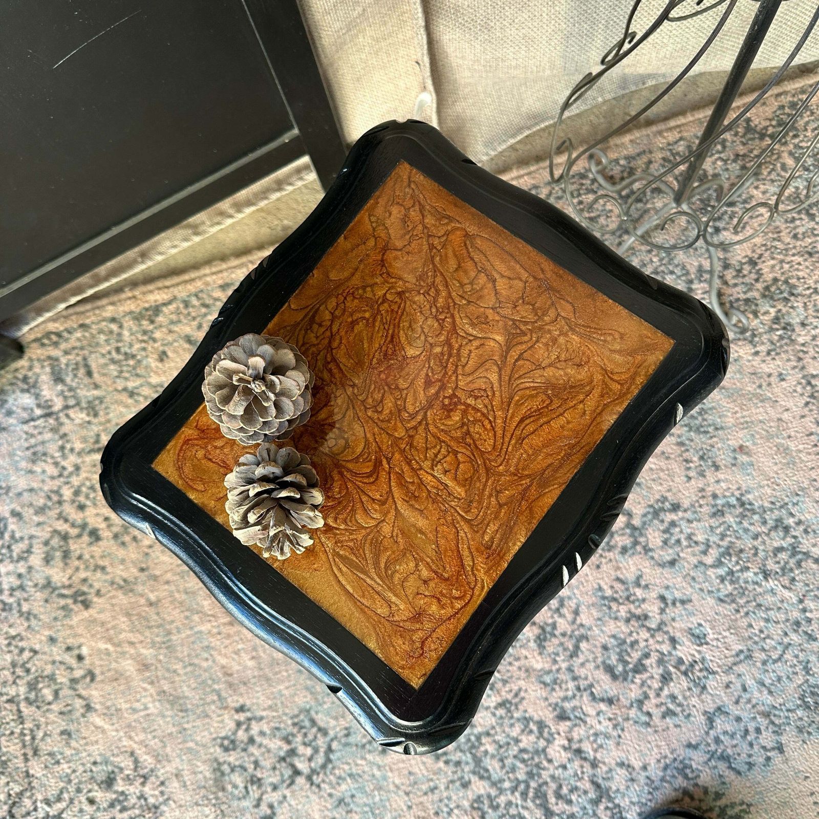 Resin Table Vintage Wine Table With The Modern Twist