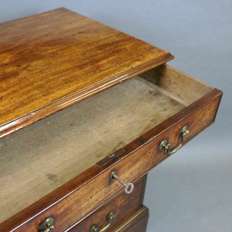 A Georgian Chest In Very Original Condition. photo 1850.0