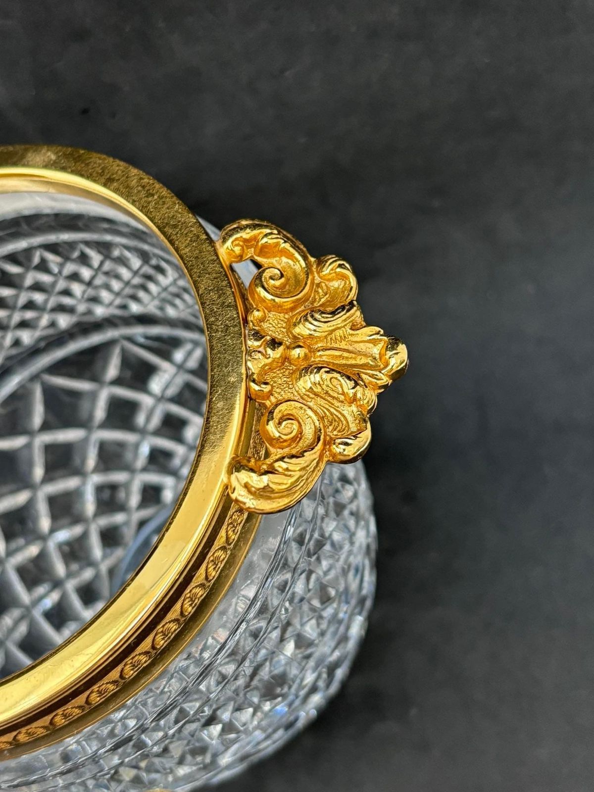 photo furniture Ice Bucket Heavy Crystal With Golden Shell Handles Mid Century Barware Mixology Tools Bar Cart Decor Man Cave Gift Hollywood Regency