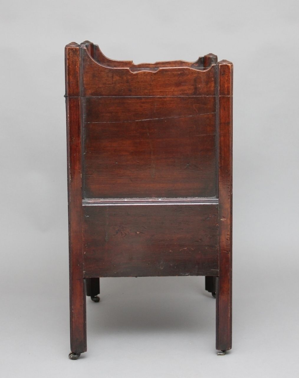 18th Century Mahogany Bedside Cupboard photo vinterior