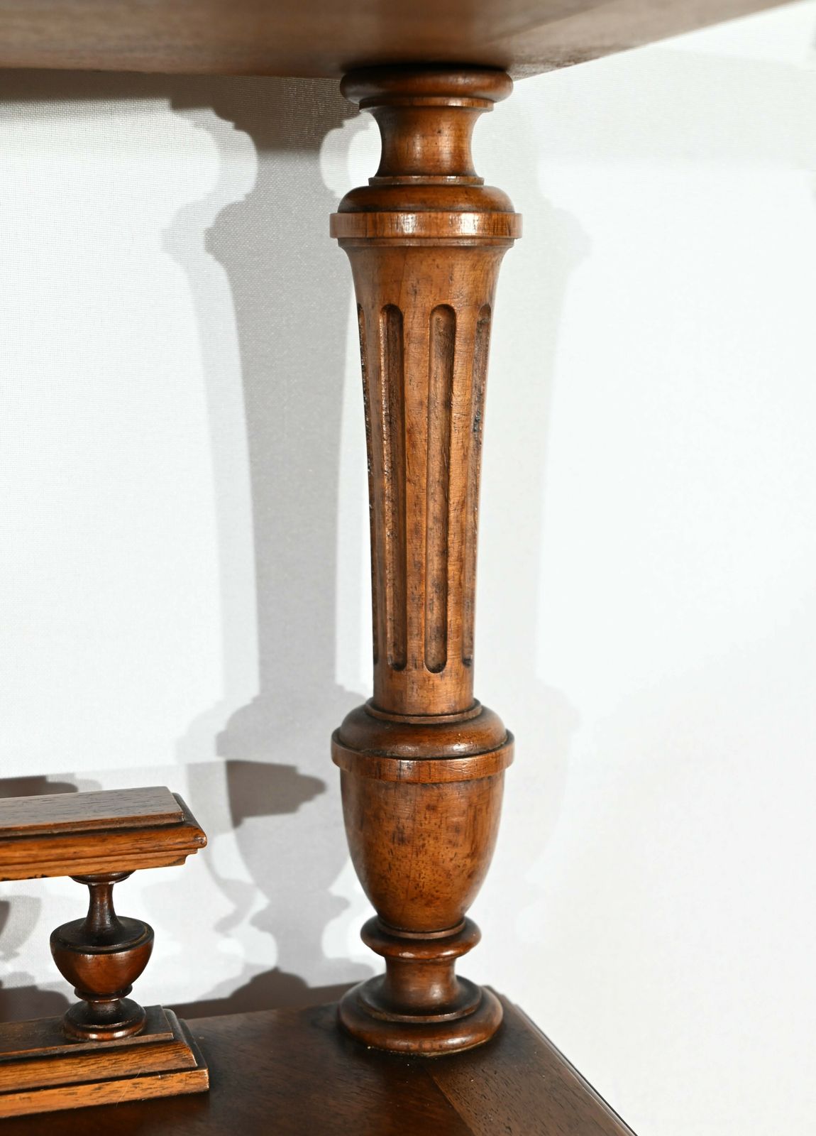 photo vinterior Rare Walnut Music Cabinet – 1920