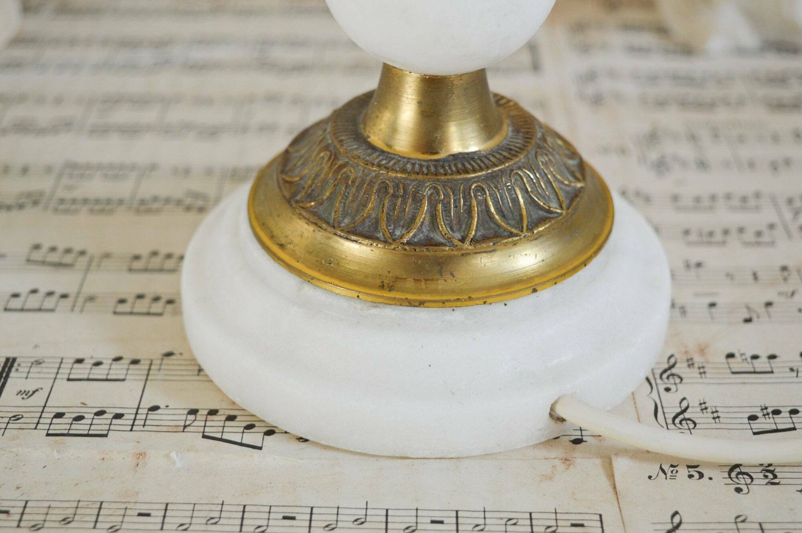 Vintage White Marble & Brass Lamp Stand, 1960s Heavy Art Deco Bedside Lamp With Ornate Details 30x11 Cm photo vinterior