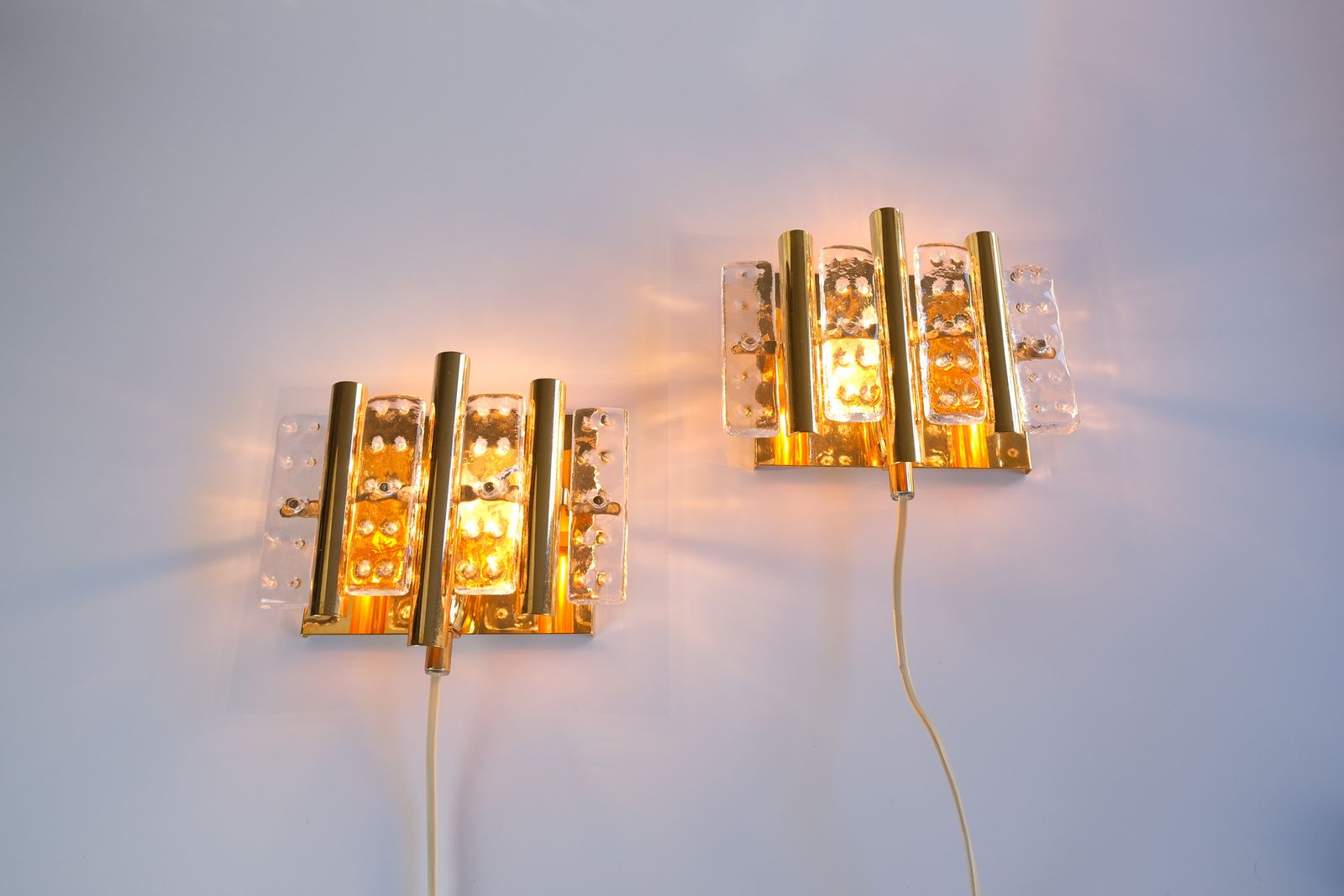 photo vintage Pair Of Mid Century Carl Fagerlund Wall Lights For Orrefors, Sweden C.1960s
