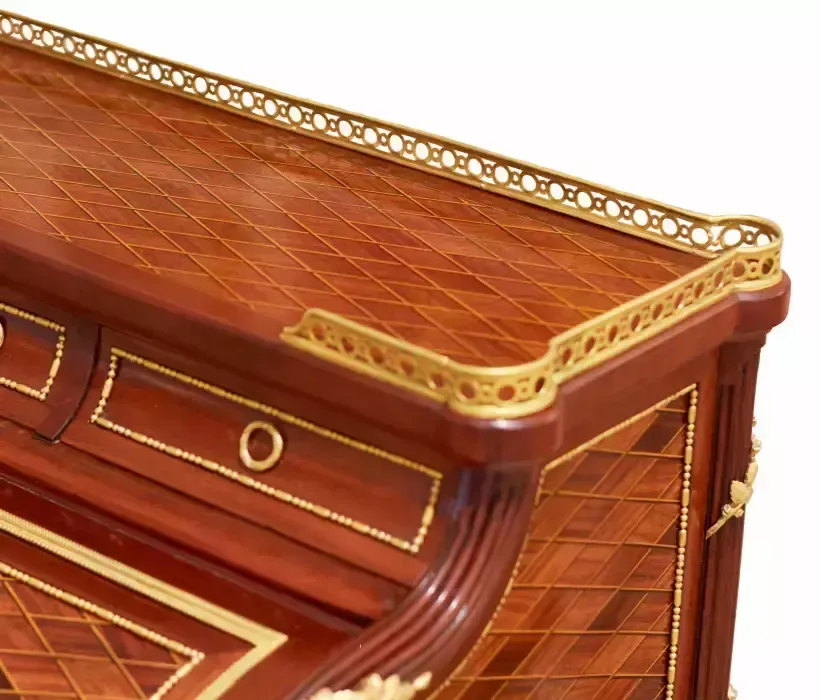 24029.0 E.Kahn. A Magnificent Cylindrical Bureau In Mahogany And Satin Wood With Gilt Bronze. photo