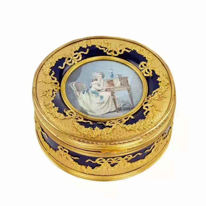 Round Porcelain Box With A Miniature In The Style Of Louis XVI. photo 1442.0