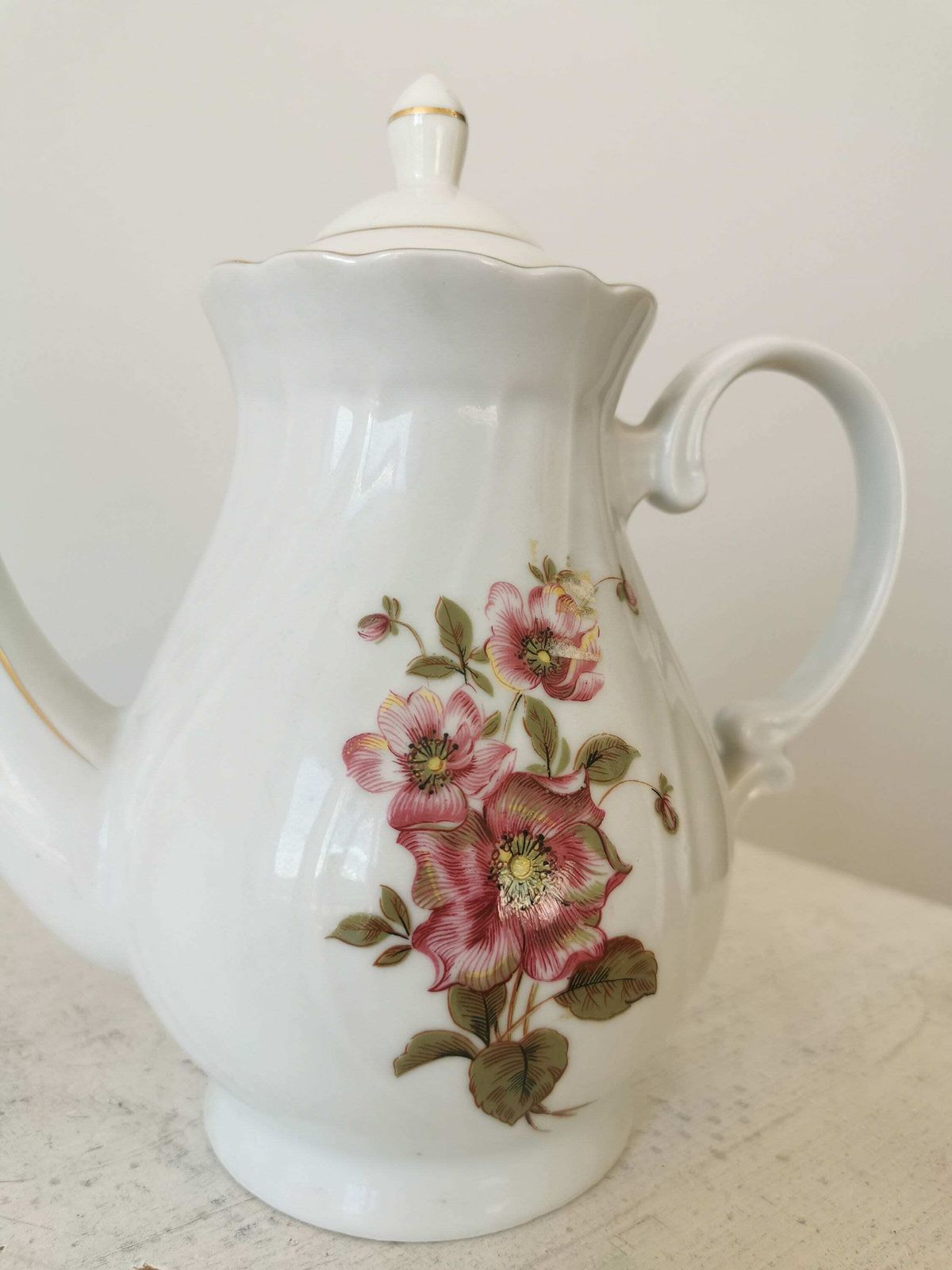 Vintage Royal White Teapot With Rose Moss Motive With Lid And Handle / Japan Porcelain Ceramics / Gold Pink Details Coffee Pot 1960s photo 51.0