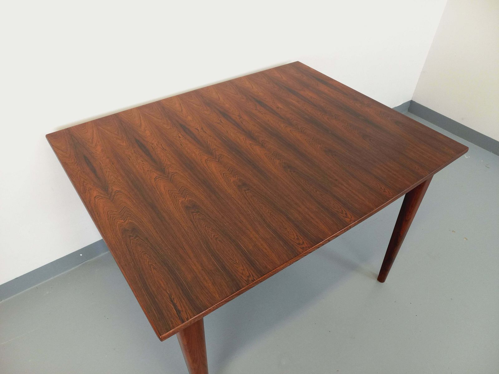 Rechthoekige rozenhoutentafel, jaren 1960 photo buy
