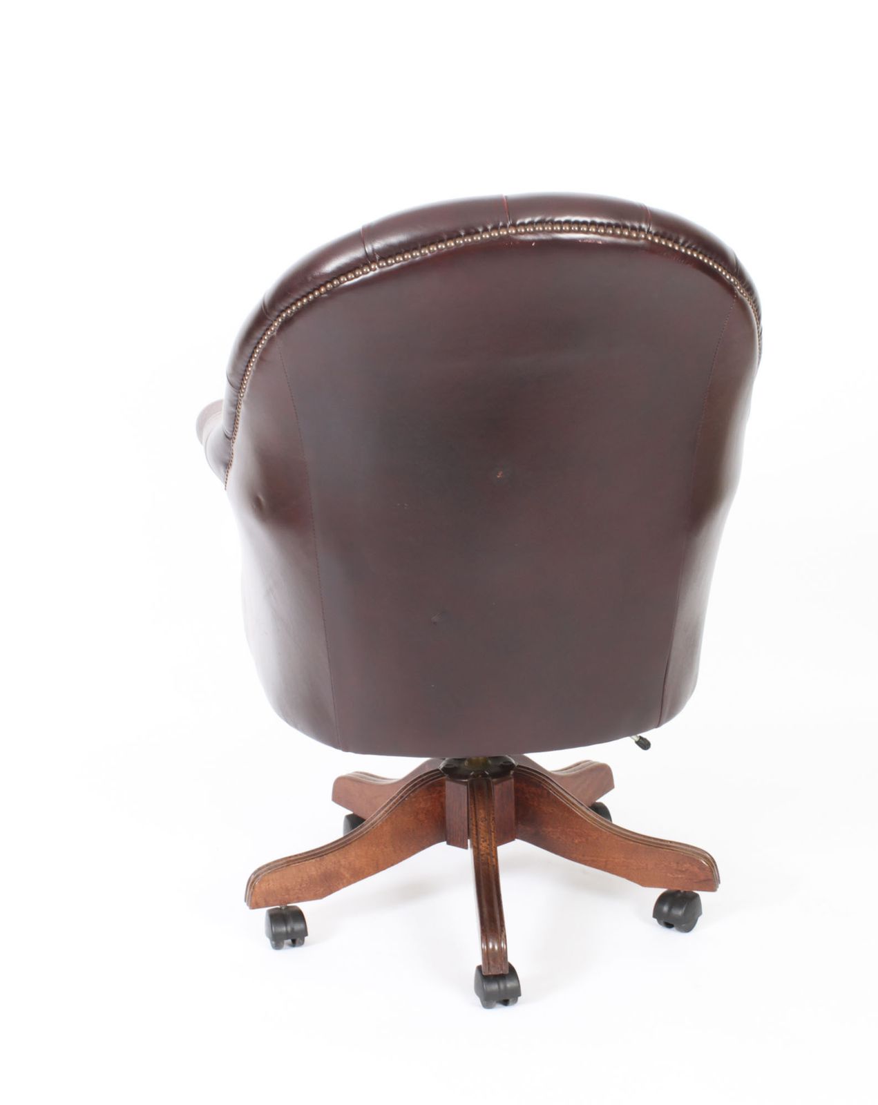 photo furniture Vintage English Hand Made Leather Directors Office Chair 20th C