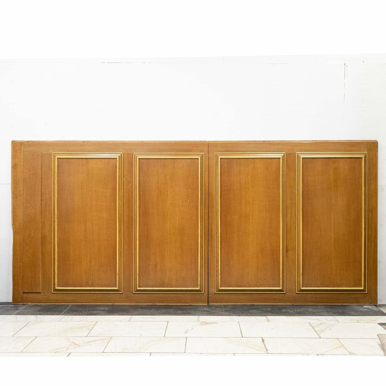 Zo Goed Als Oudoak Panelling With Gold Gilding | Clothworkers' Hall London photo for sale