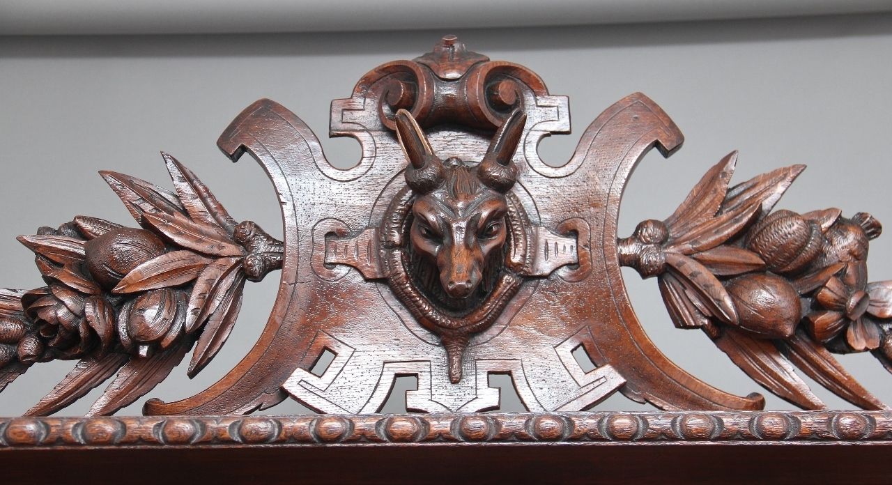 19th Century Carved Oak Buffet photo vinterior