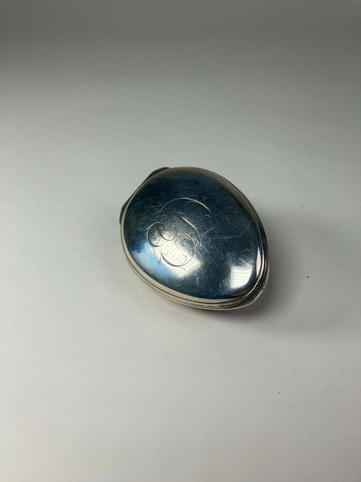 Aeneas Ryan Silver Cowrie Shell Snuff Box photo 1250.0