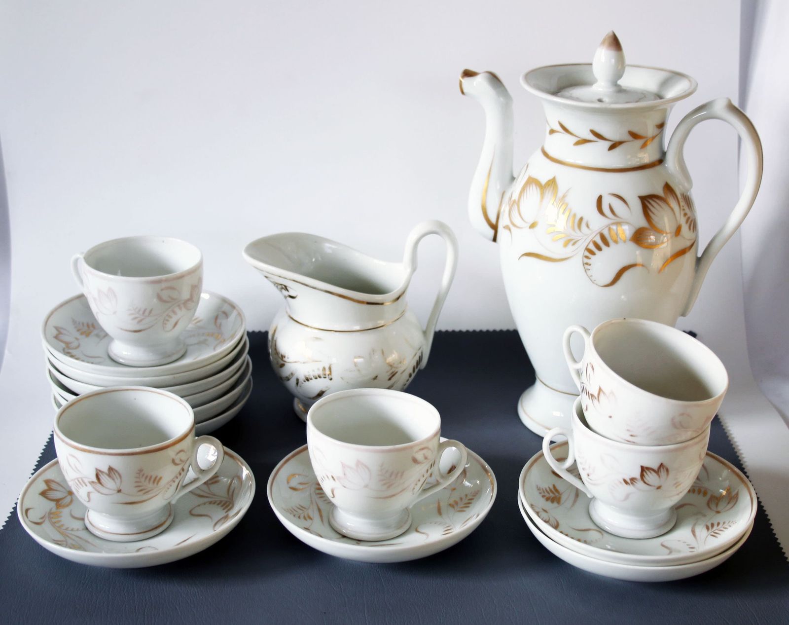 Antique Vieux Paris Porcelain Empire Regency Tea Or Coffee Service Set, Handpainted, Gold Decor, Neoclassical 19th Century, 17 Pieces