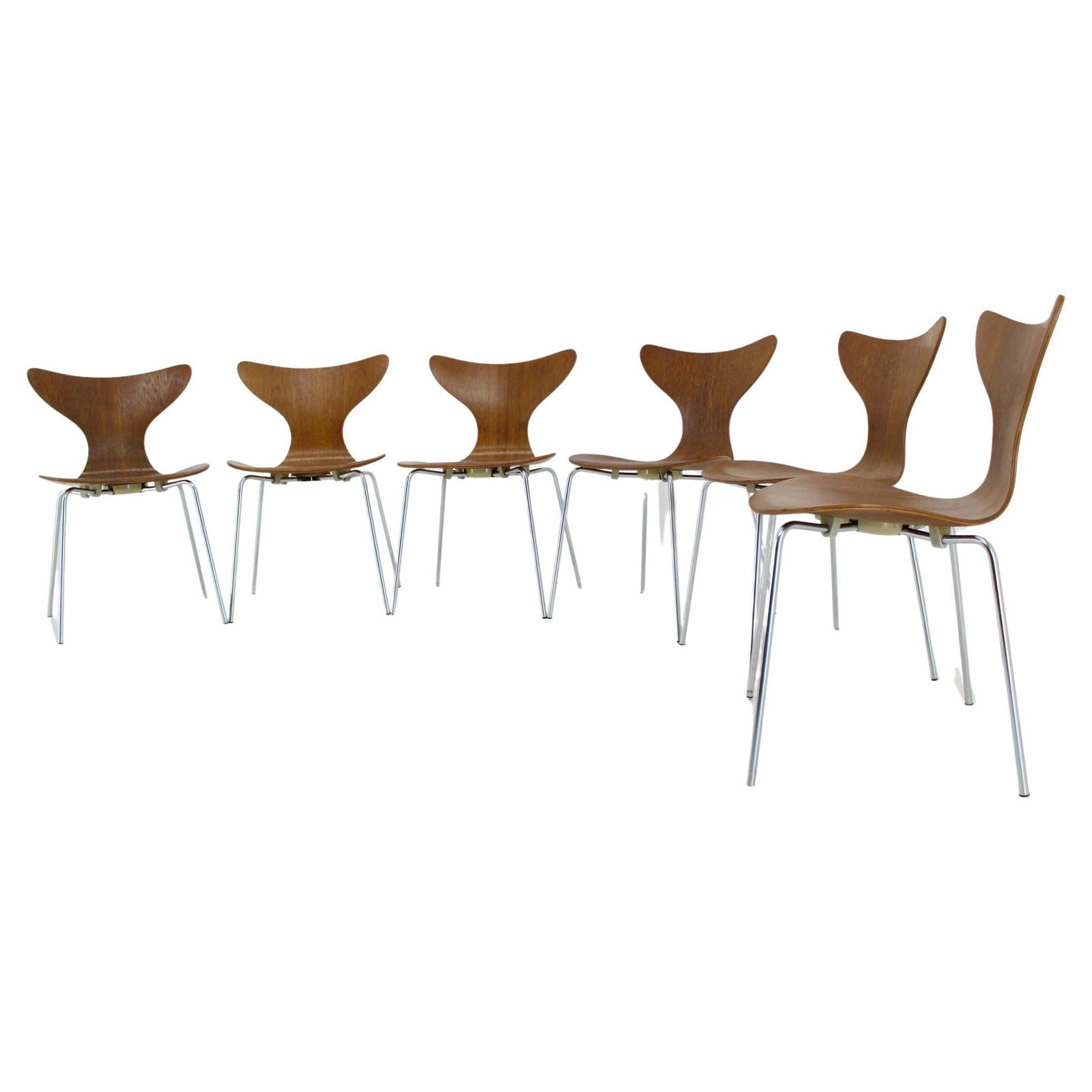 1970s Arne Jacobsen Set Of Six Lily Chairs In Oak By Fritz Hansen, Denmark