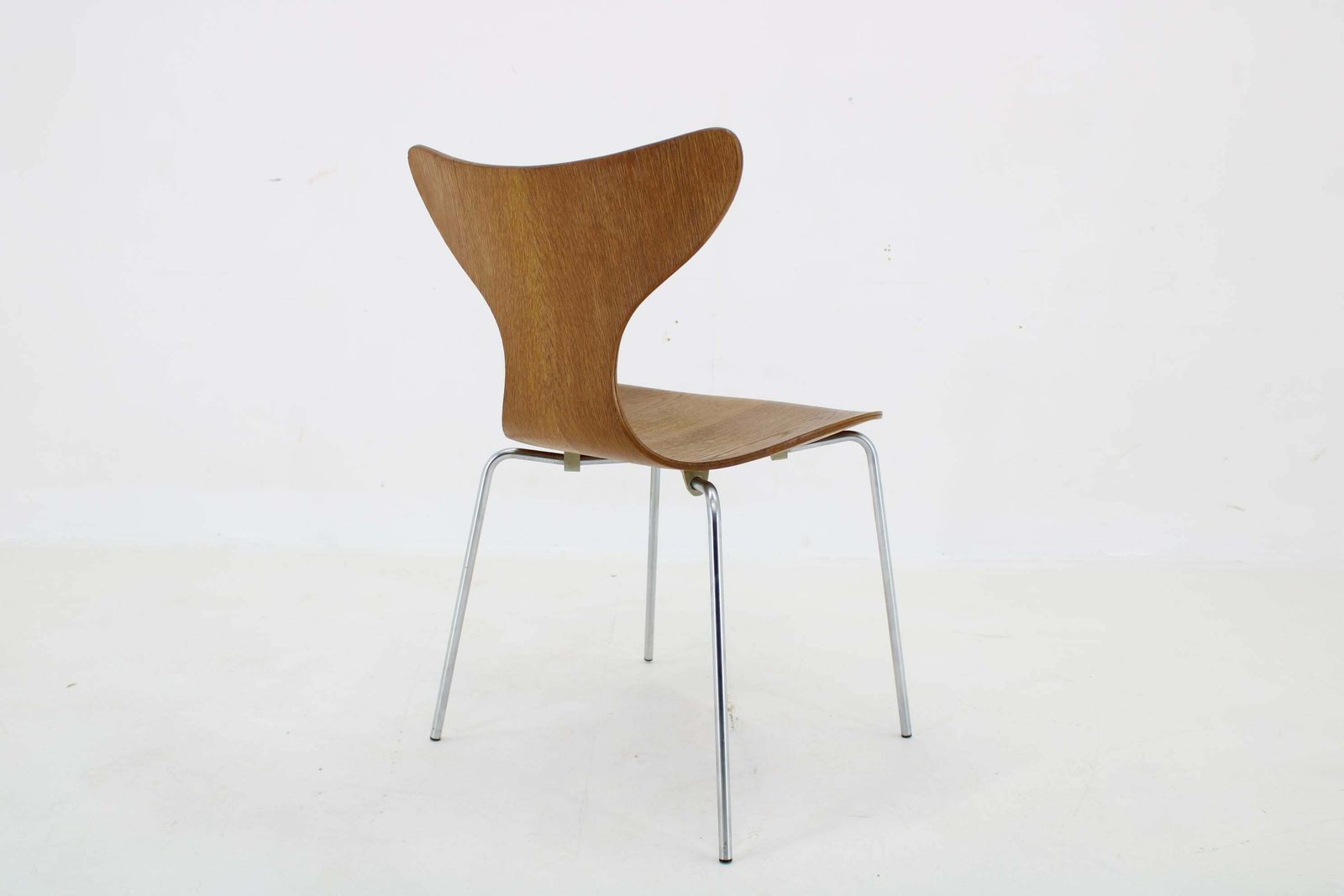 Furniture 1970s Arne Jacobsen Set Of Six Lily Chairs In Oak By Fritz Hansen, Denmark photo