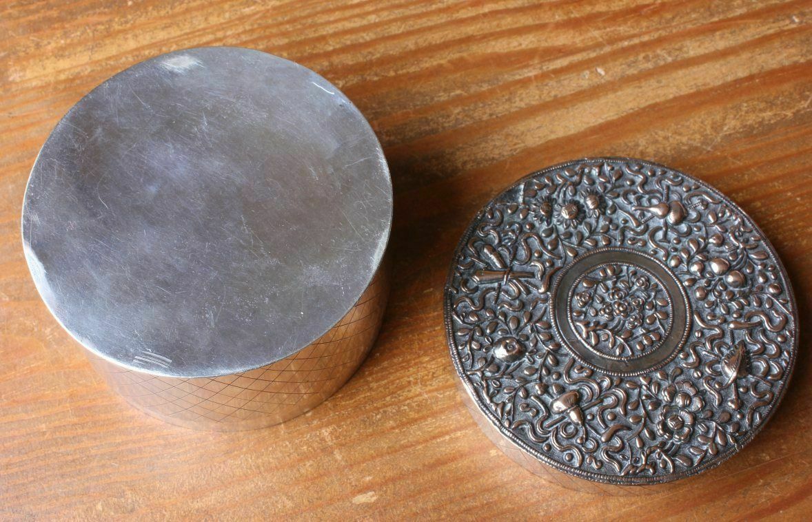 Antique 19th Century Chinese Silver Copper Round Trinket Box Flower Poppy Design. photo Home Decor