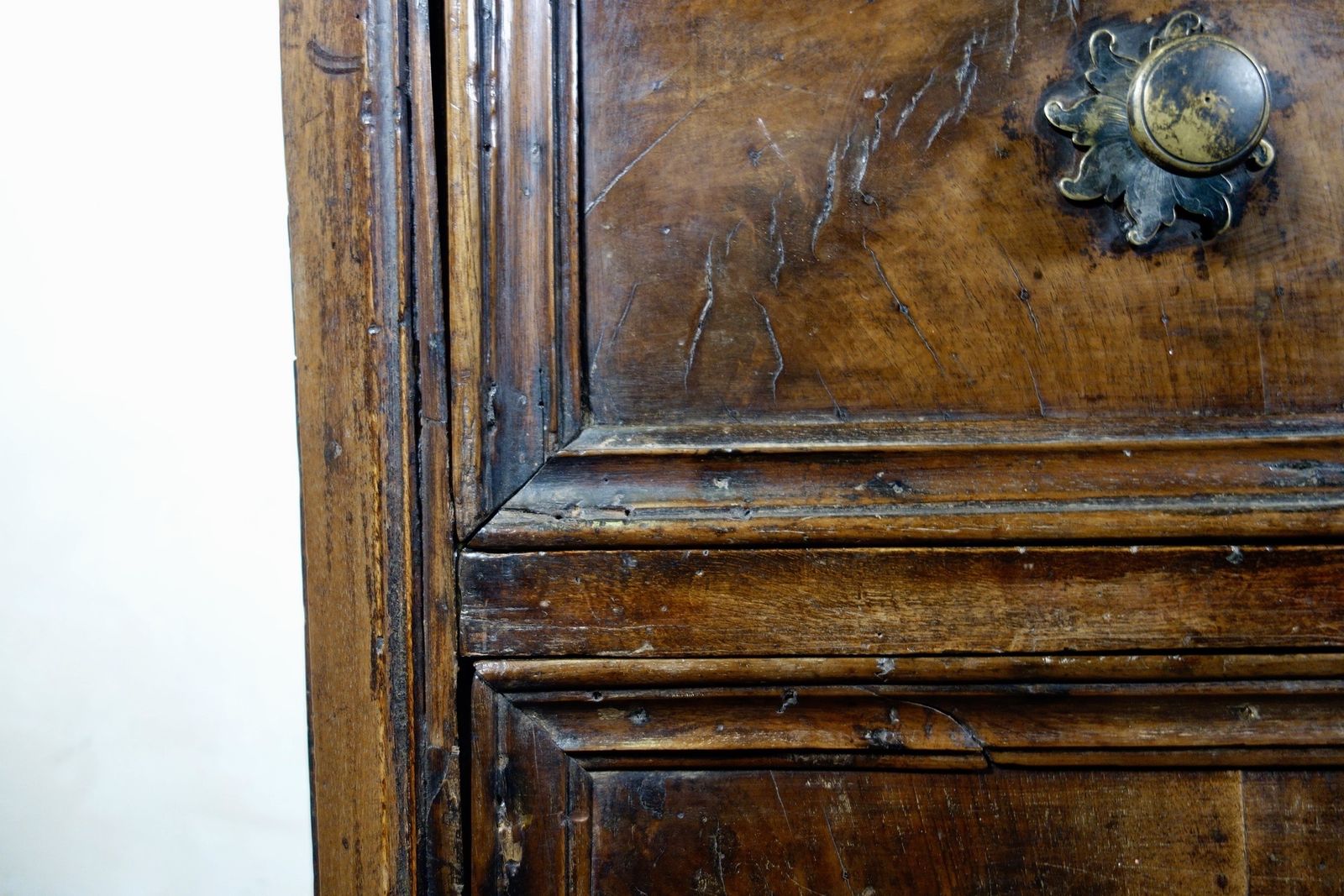 Large Scale 17th Century North Italian Walnut Commode photo 14000.0