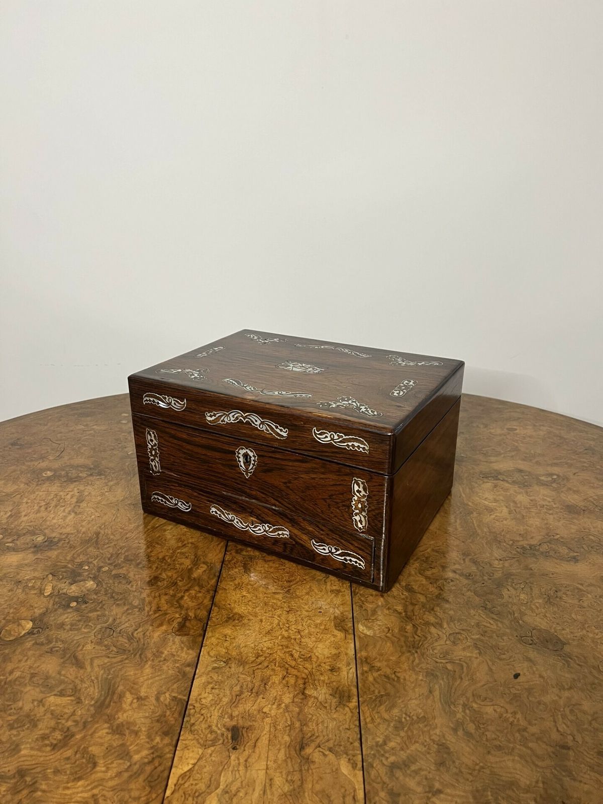 Fantastic Quality Antique Rosewood And Mother Of Pearl Inlaid Work Box photo vinterior
