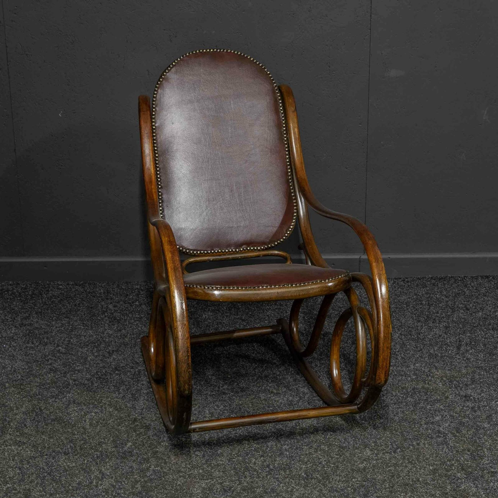 photo furniture Thonet Rocking Chair