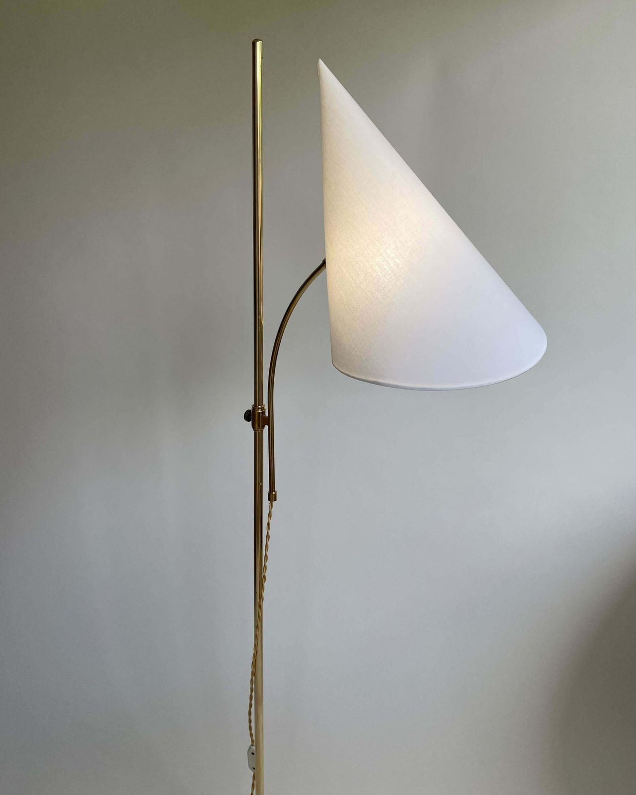 photo vintage Swedish Designer Adjustable Witches Hat Brass Floor Lamp, 1950s
