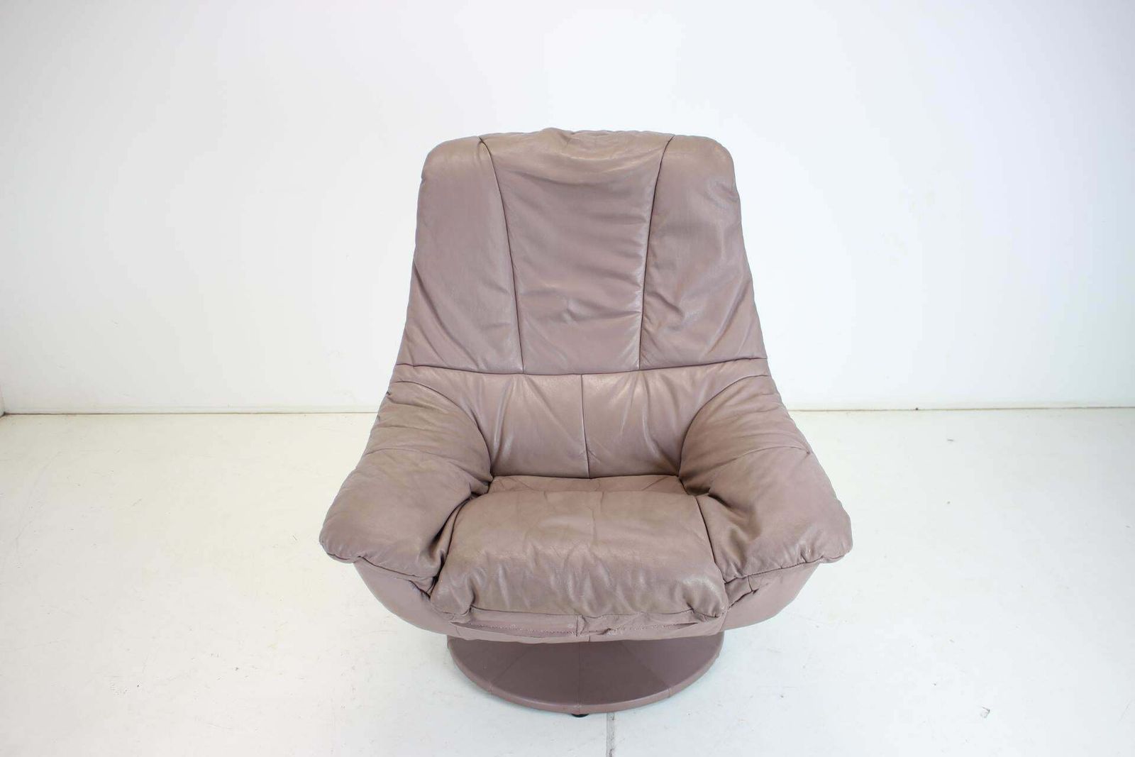 Large Swivel Adjustable Leather Armchair, Germany photo furniture