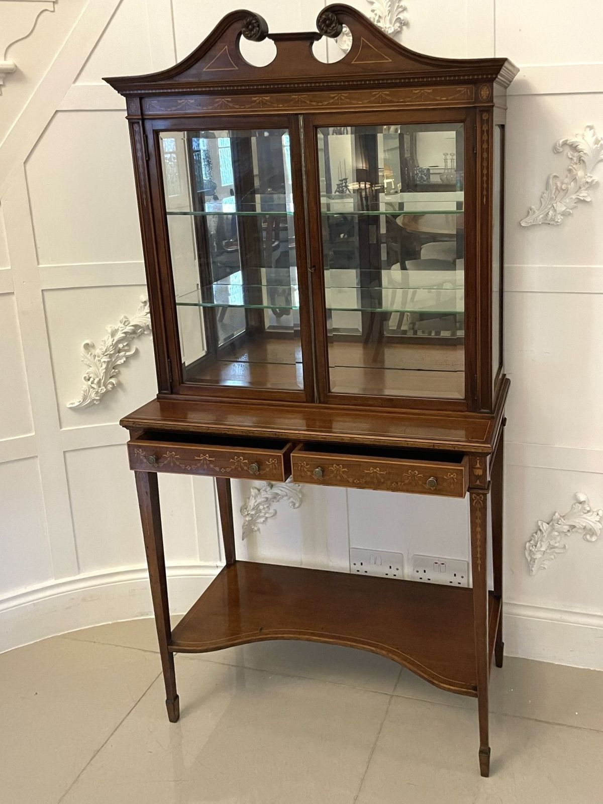 Outstanding Quality Antique 19th Century Mahogany Inlaid Display Cabinet photo vinterior