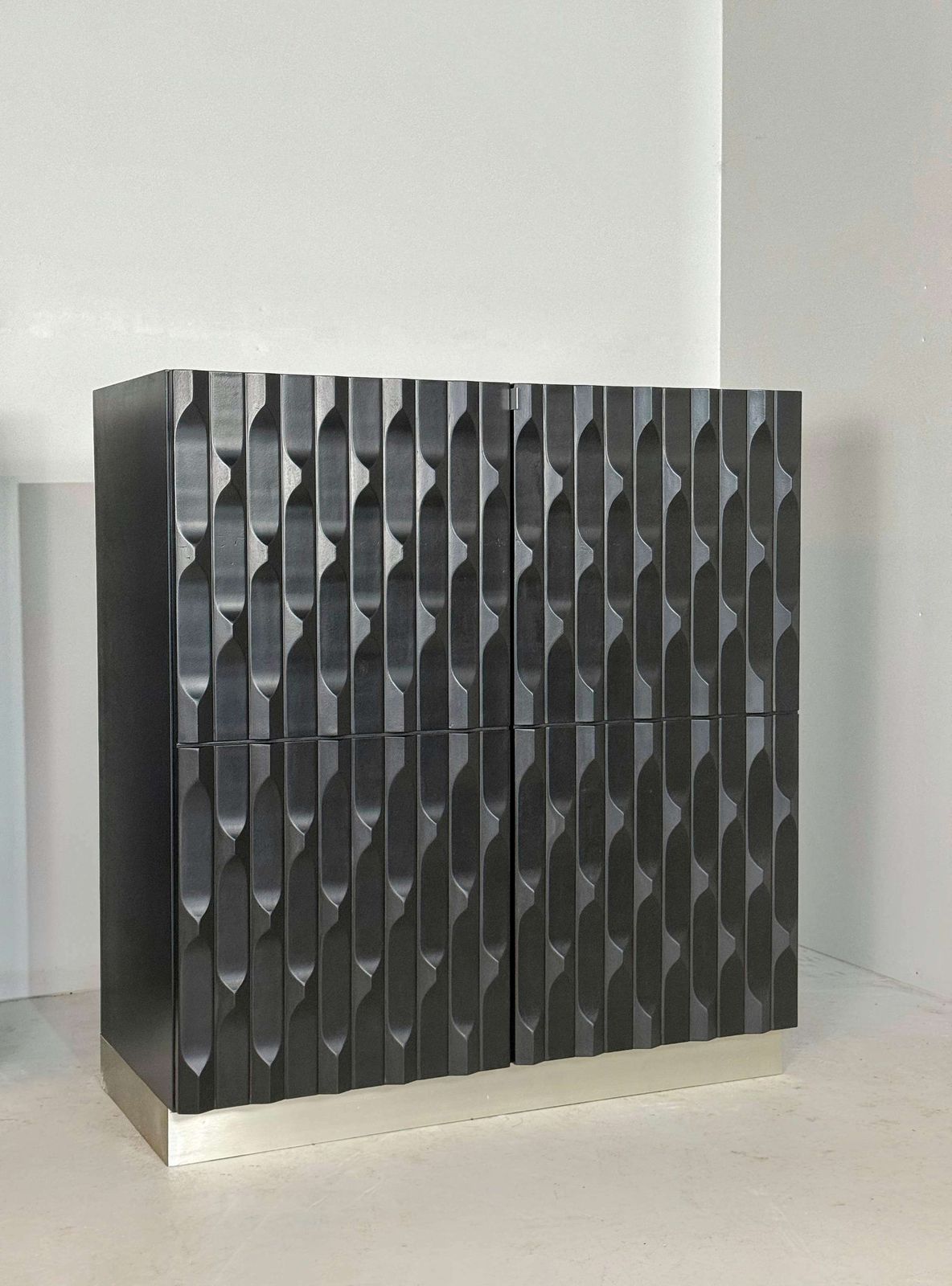 Zwart Brutalistisch Kastje, Jaren 1970 photo furniture