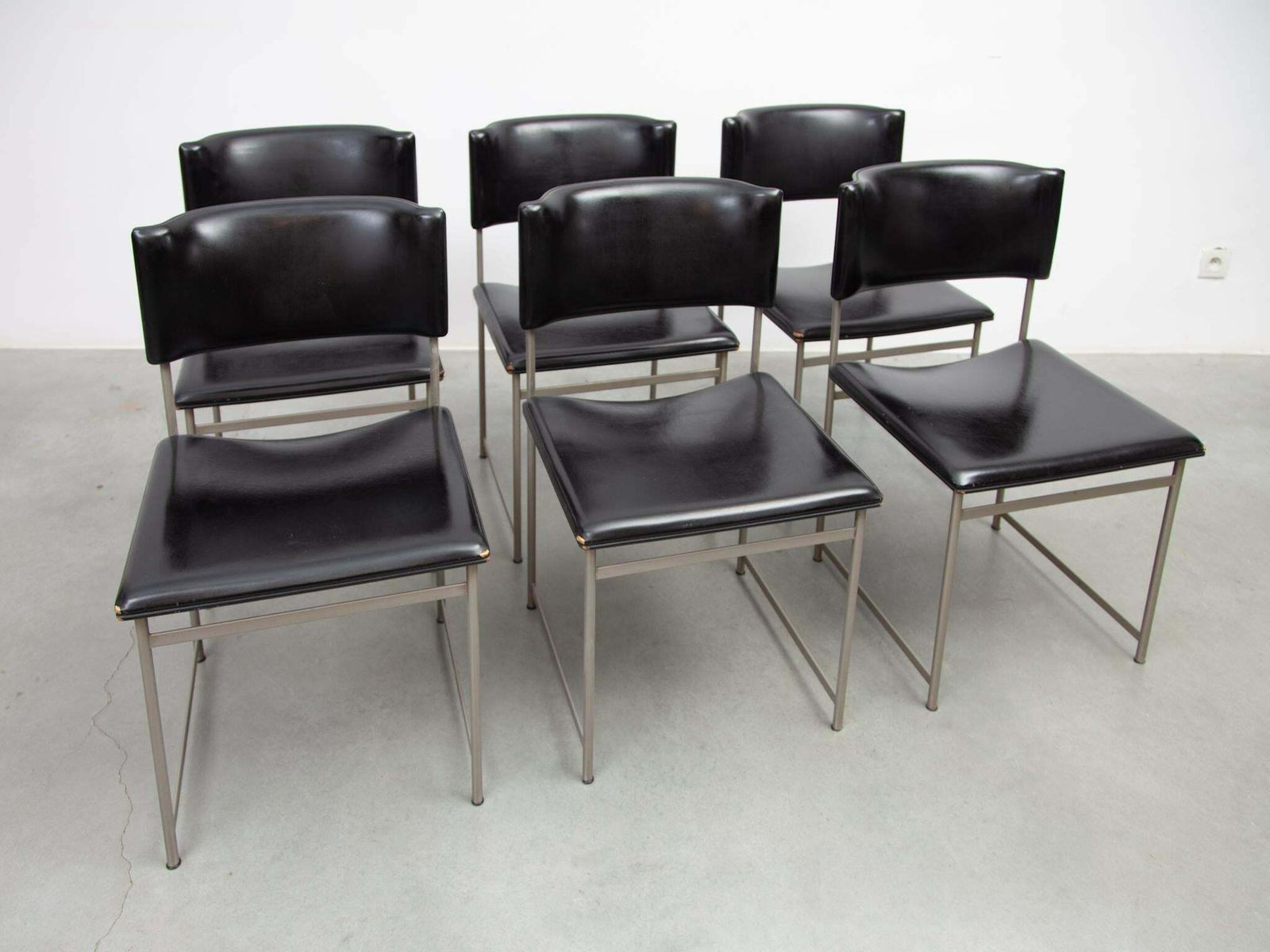 photo furniture Cees Braakman For Pastoe Set Of Six Sm08 Dining Chairs In Black Leather.
