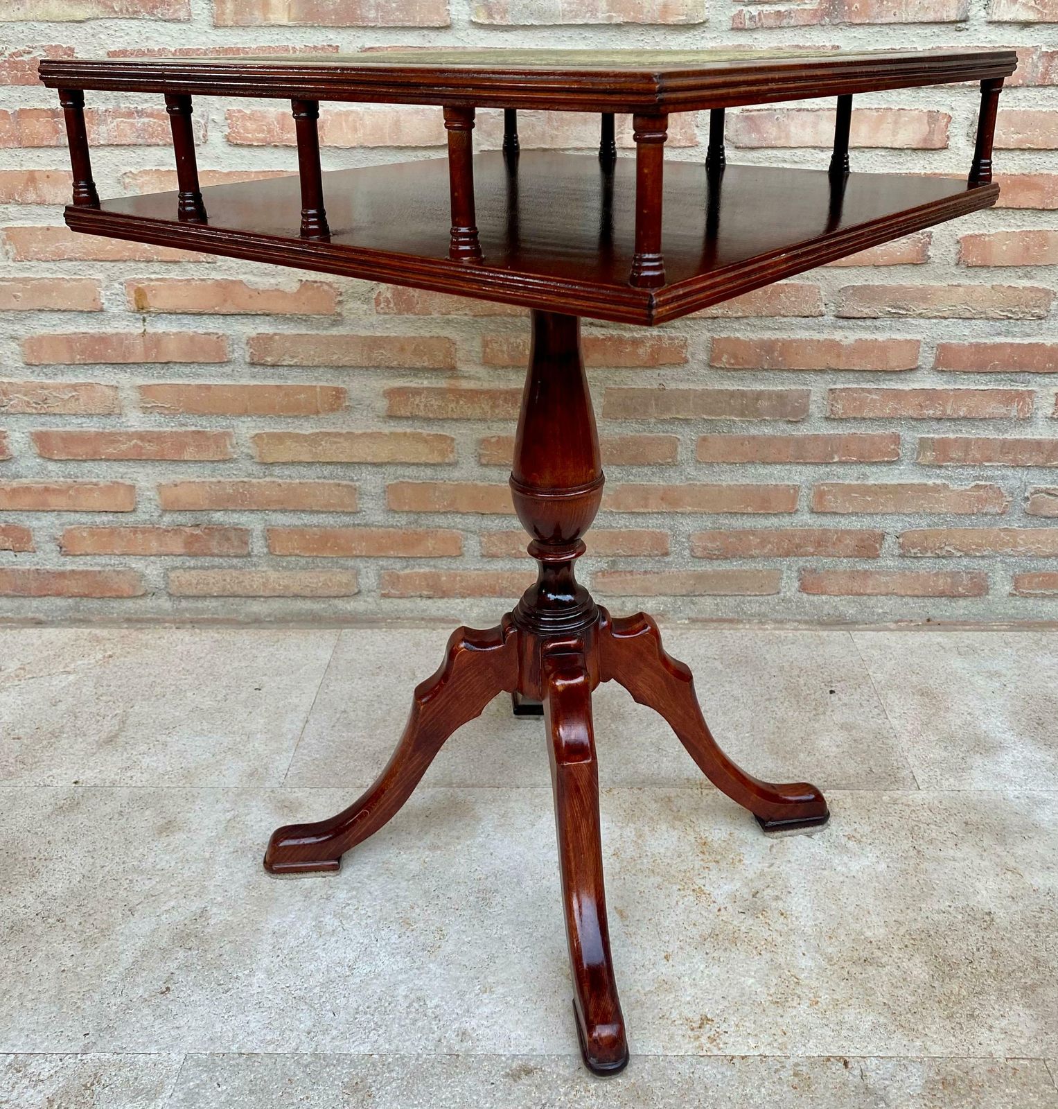 Table de jeu Regency en bois, plateau en cuir vert, XIXe siècle, années 1890 photo for sale