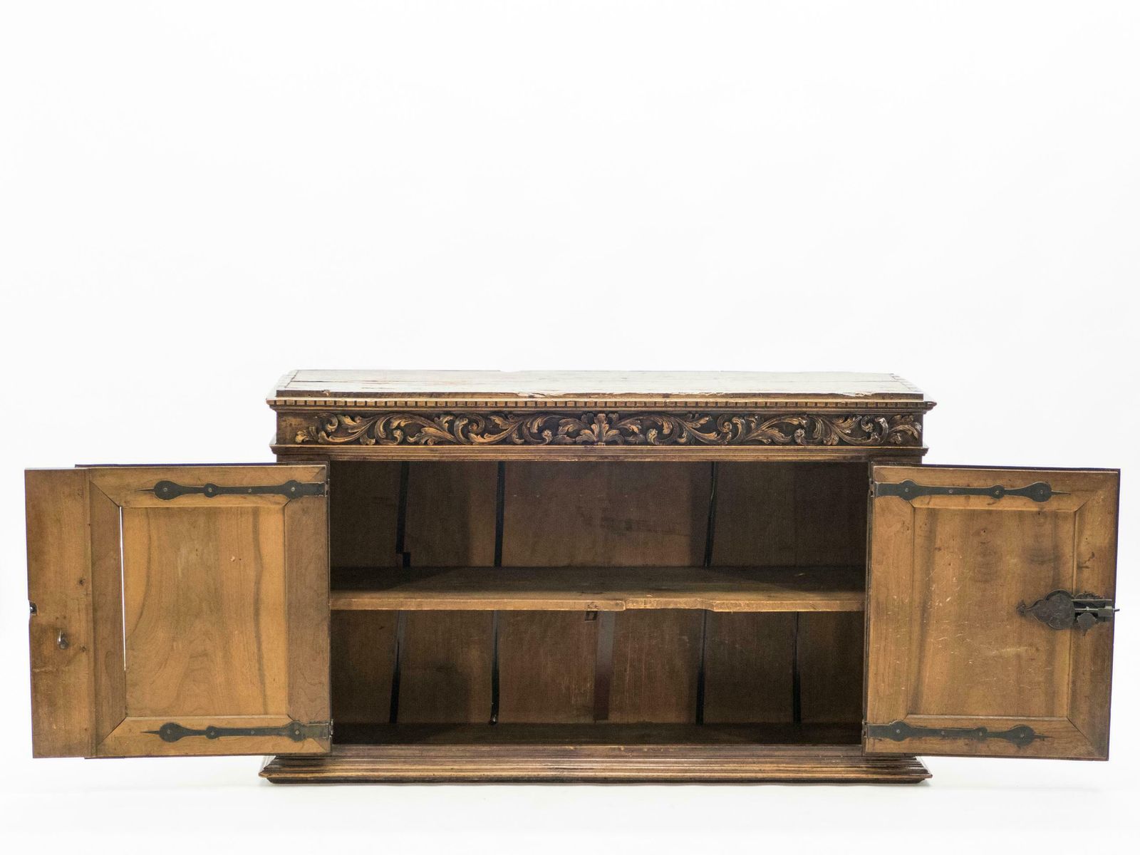 Buffet de style Renaissance française en chêne sculpté, XVIIIe siècle photo Mobilier
