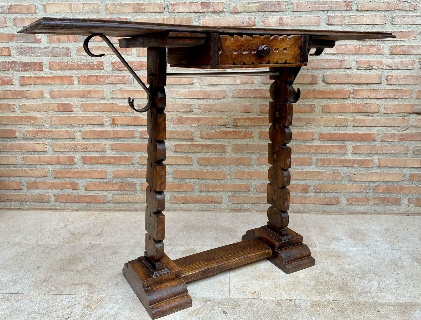 Console espagnole début du XXe siècle à un tiroir, années 1940 photo vinterior