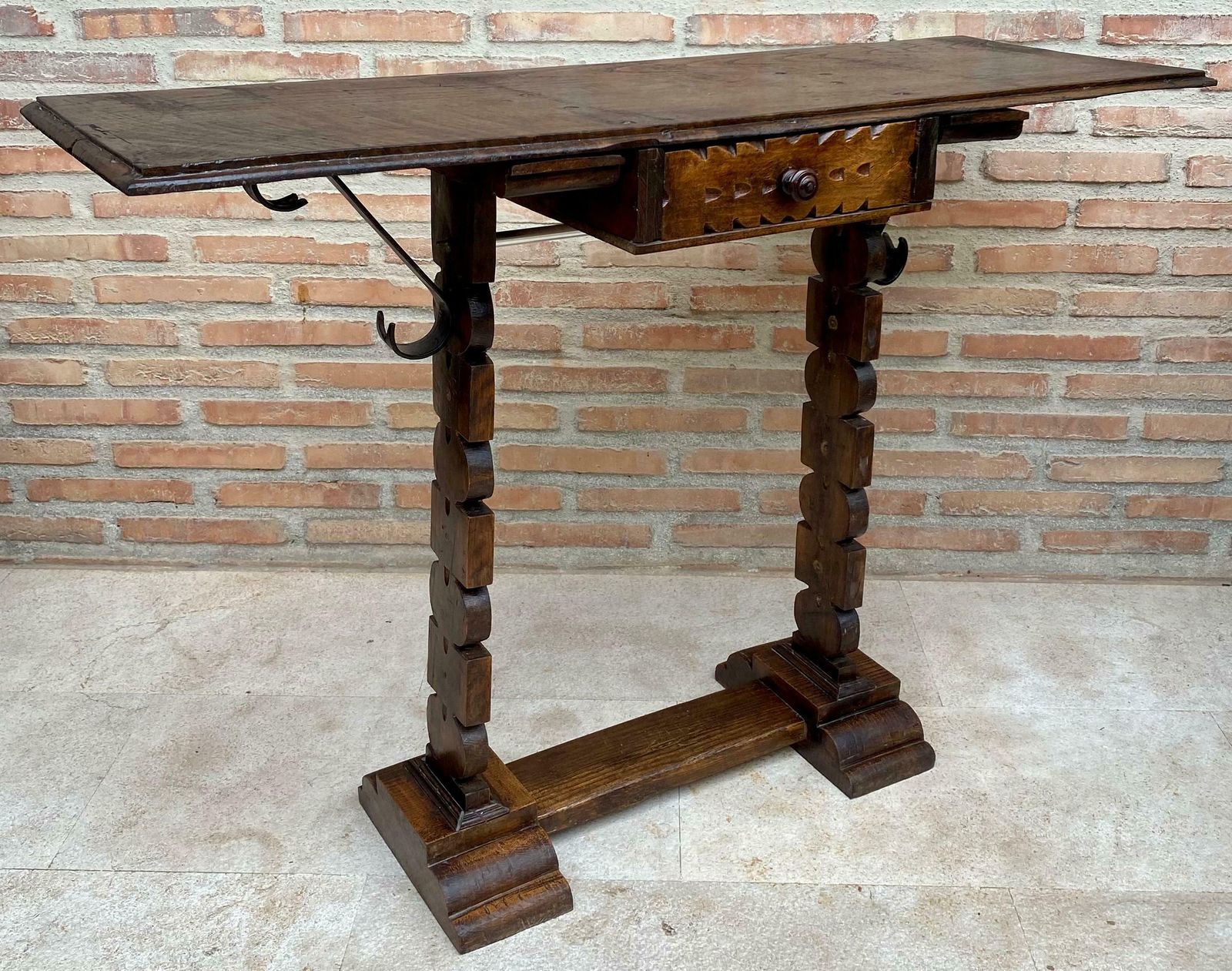 Console espagnole début du XXe siècle à un tiroir, années 1940 photo buy