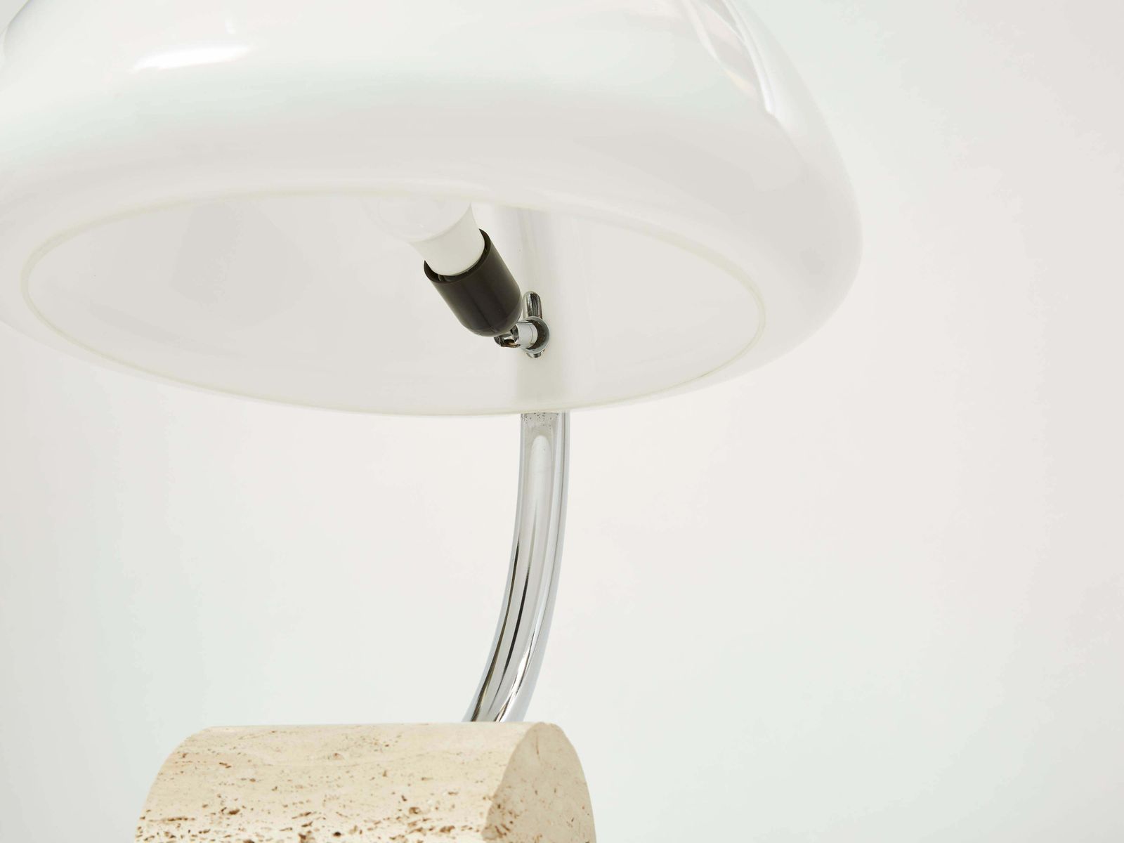 photo for sale Lampe de table italienne en travertin et chrome, années 1960