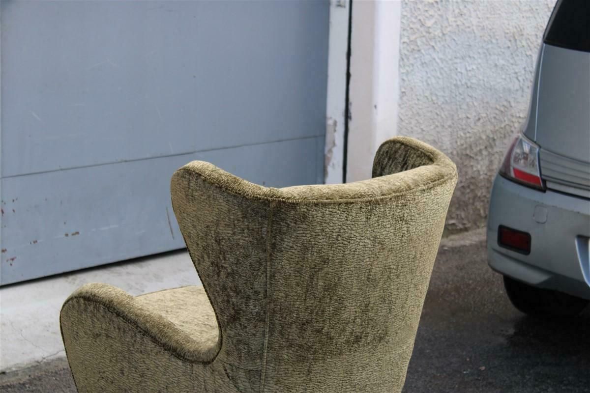photo vintage Mid Century Italian Armchair In Green Velvet With Wooden Feet Gio Pont Style