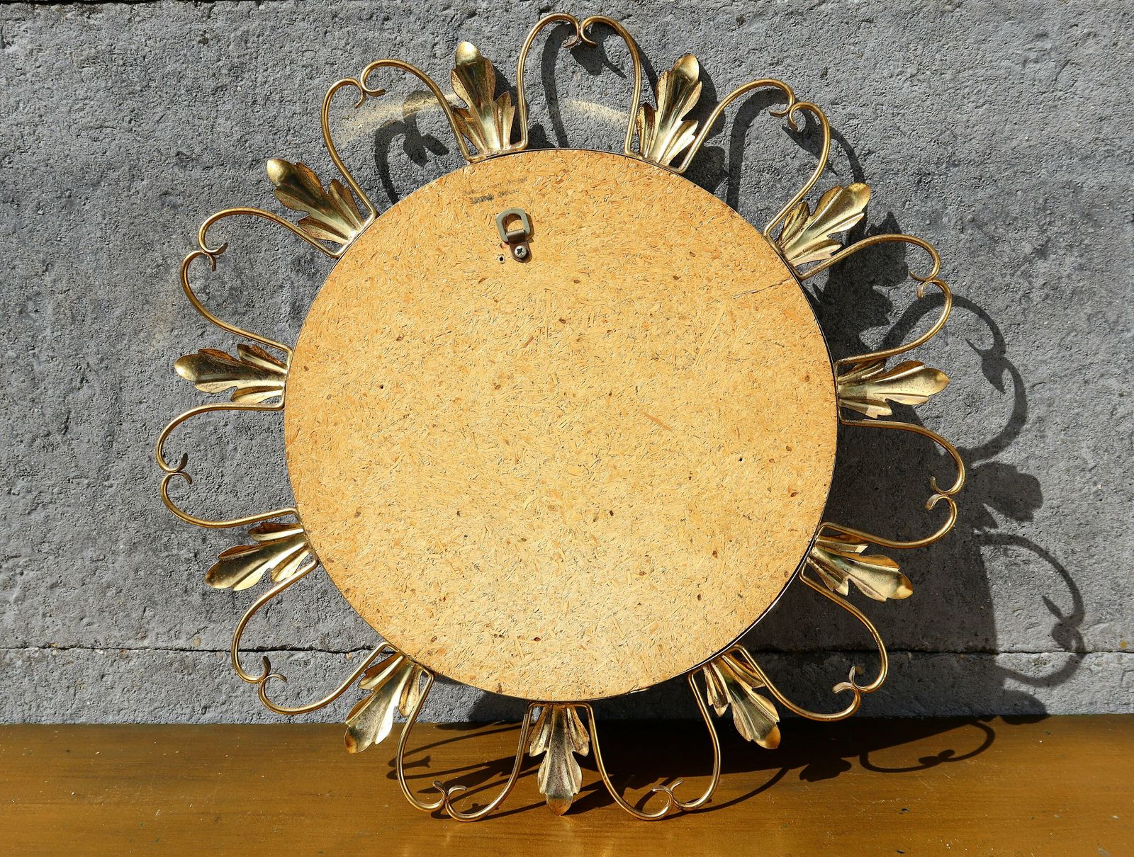 photo furniture Hollywood Regency Convex Brass Butler Or Witch Eye Mirror 1970's By Deknudt (St.105)