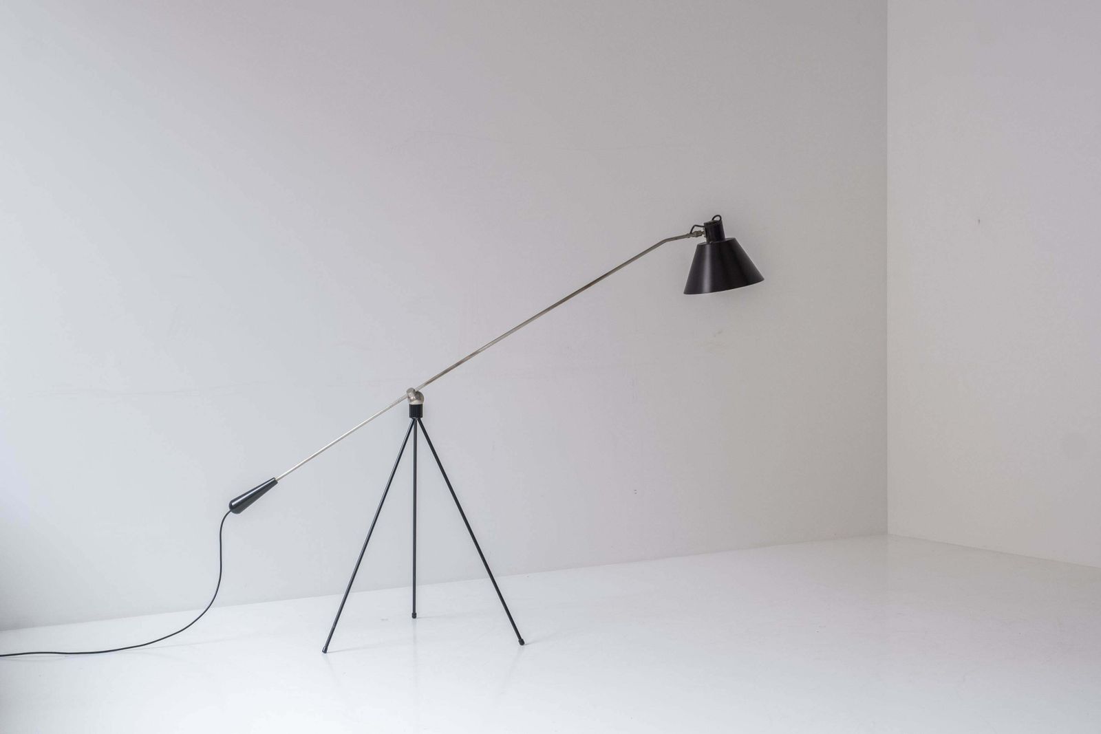 ‘Magneto’ Floor Lamp By H. Fillekes For Artiforte, The Netherlands, 1954 photo Lighting
